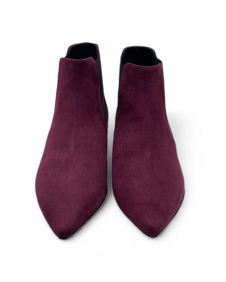 Pointed Beatles in Barolo Suede