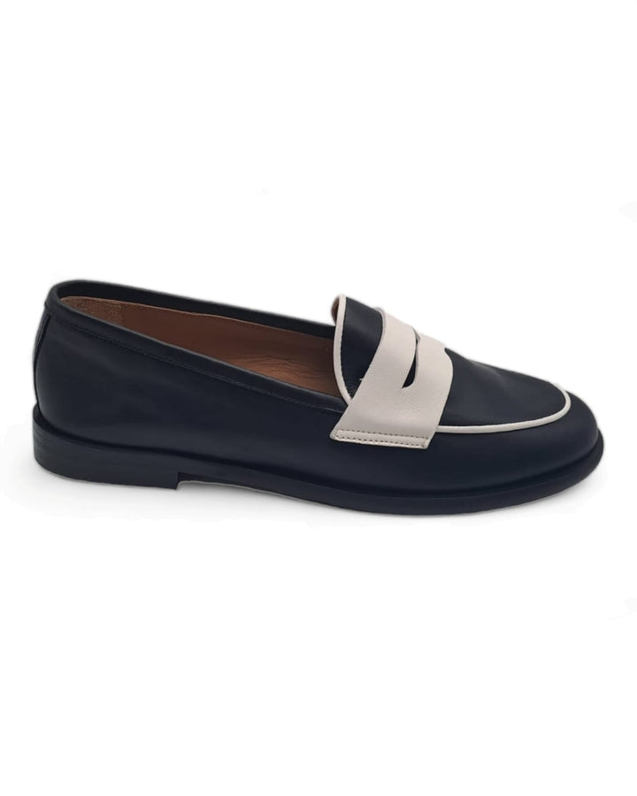 Manal Nappa Moccasin Black / White