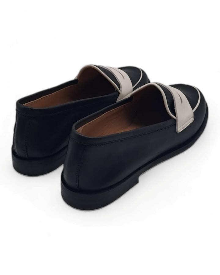 Manal Nappa Moccasin Black / White