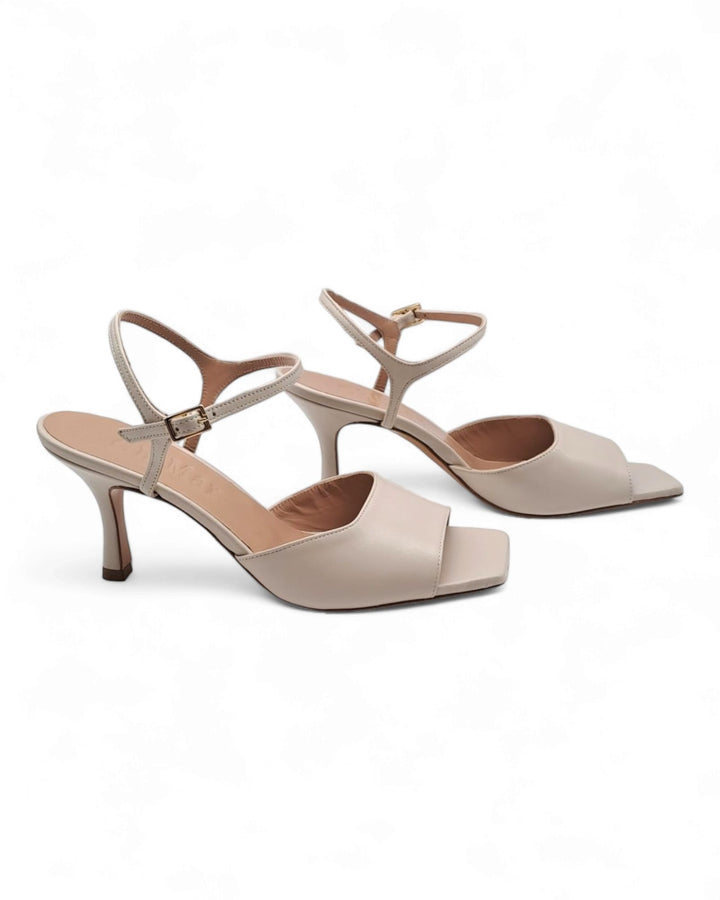 Cloe T. 7.5 Nappa Milk sandal