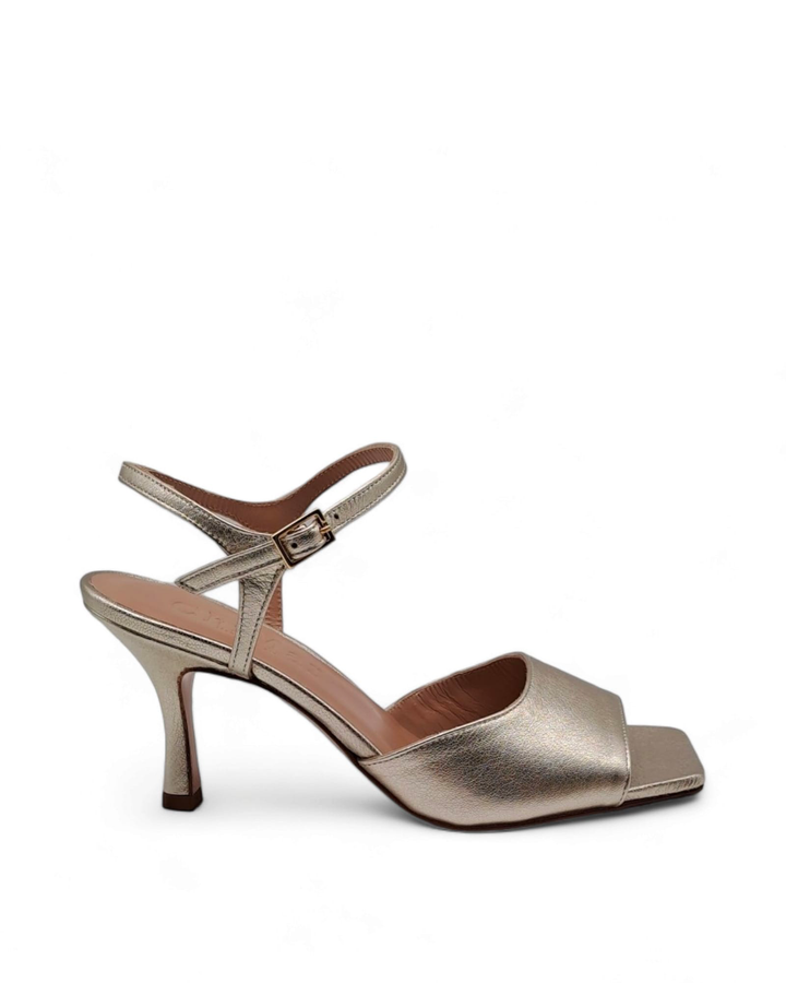 Cloe Sandal T. 7.5 Platinum Laminate