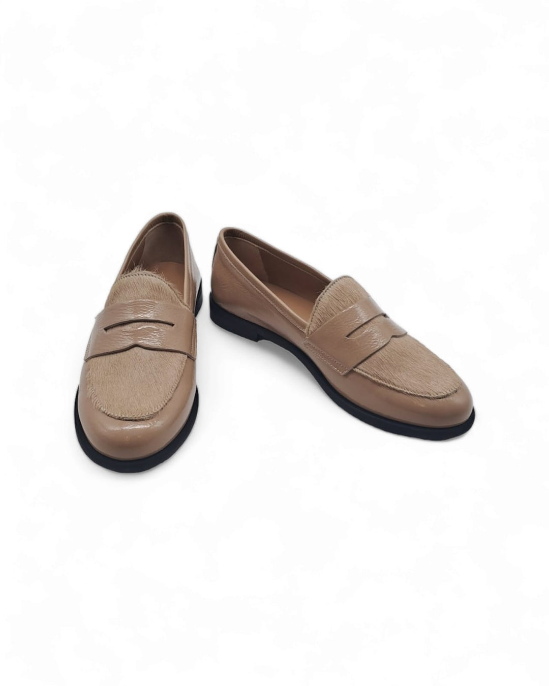 Manal Moccasin Ecru Patent / Pony Beige