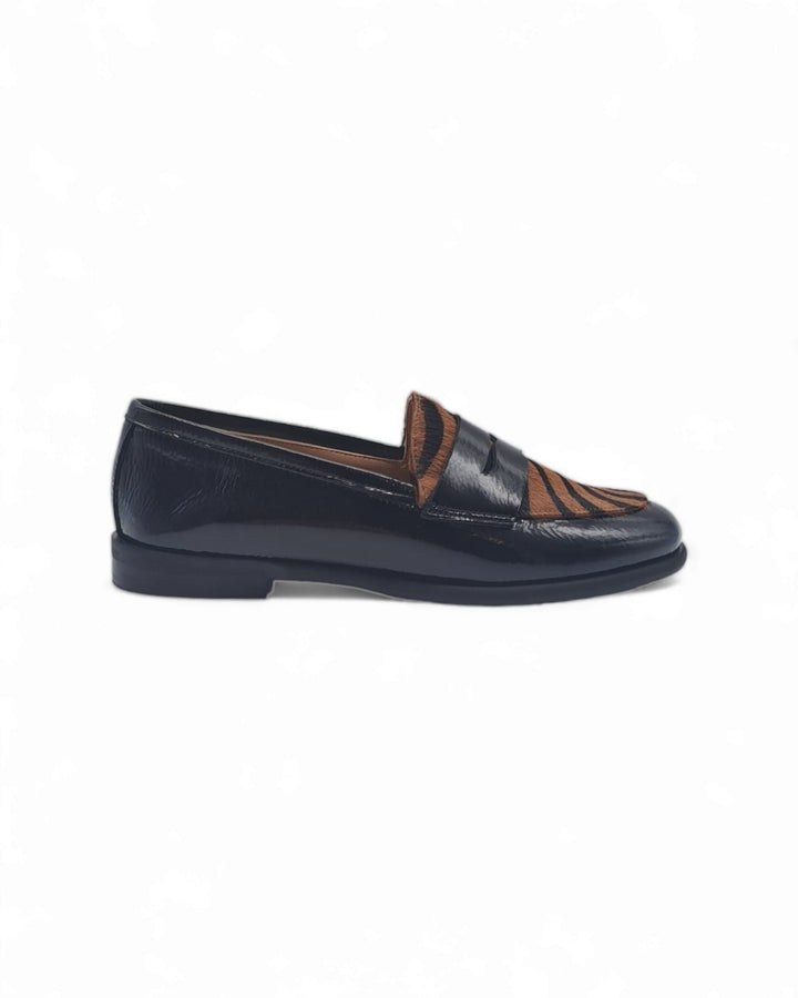 Manal Moccasin Patent Black / Pony Tiger