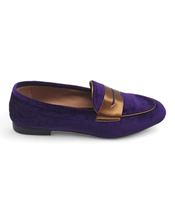 Purple velvet moccasin / bronze laminate