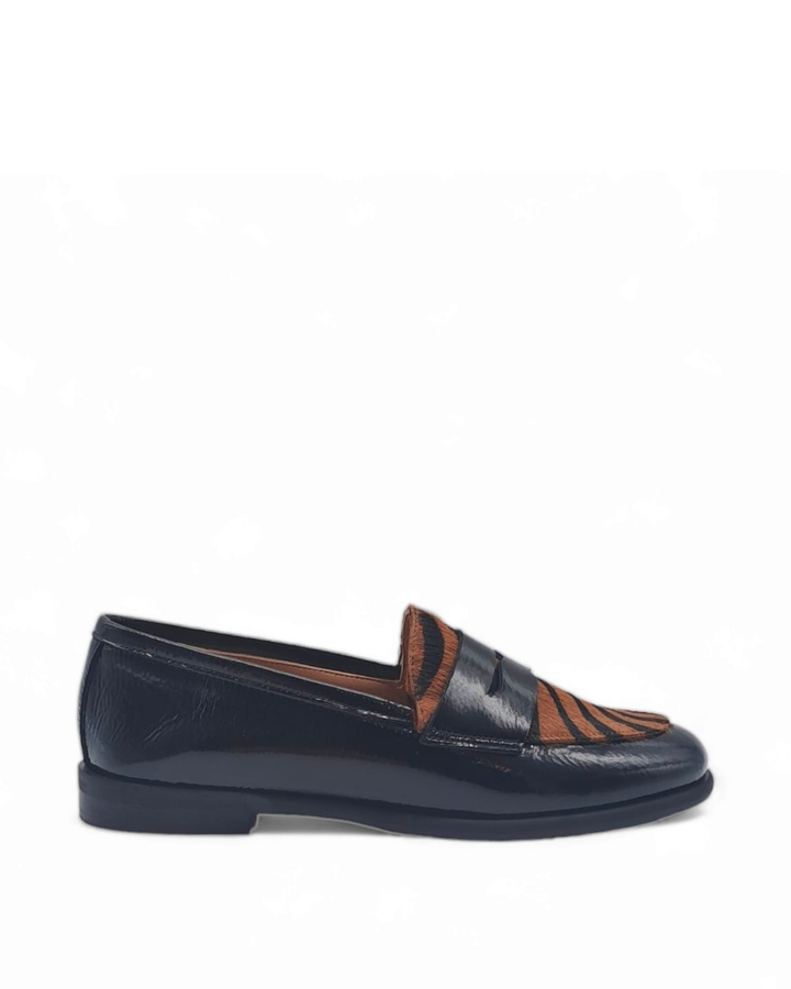 Manal Moccasin Patent Black / Pony Tiger