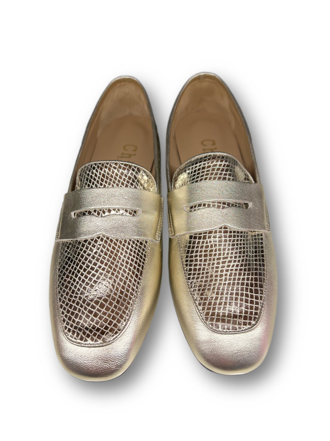 Laminated leather moccasin. Platinum/Platinum